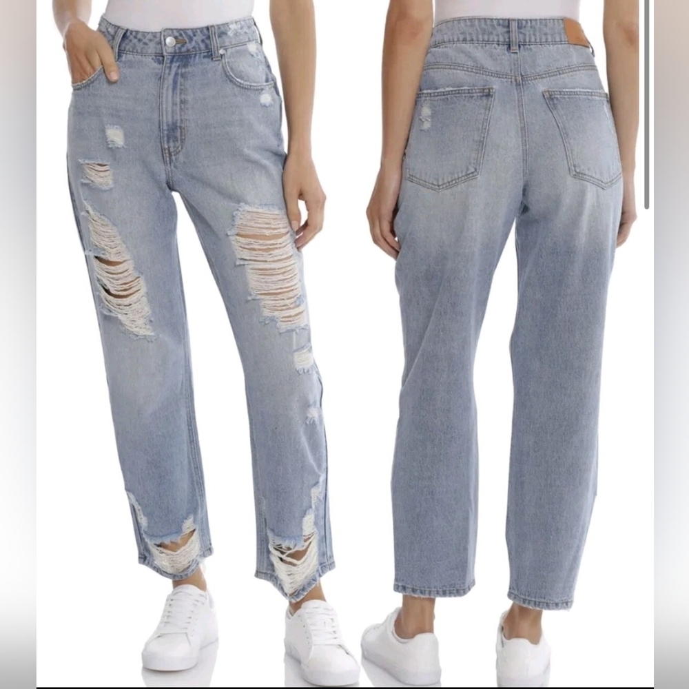 Avec Les Filles Light Blue Denim Mid-Rise Distressed Straight Leg Jeans 27